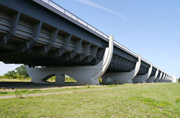 Mittellandkanal über Hochwasserzone Elbaue