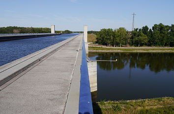 Wasserstraßenkreuz Mittellandkanal und Elbe bei Magdeburg