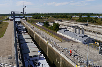 Wasserstraßenkreuz Magdeburg: Schleuse zum Mittellandkanal