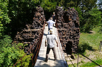 Hängebrücke neben dem Venustempel im Wörlitzer Park