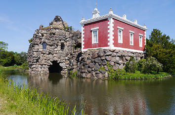 Insel Stein mit Villa Hamilton im Wörlitzer Park
