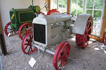 Traktorenausstellung im Freilichtmuseum Schloss Blankenhain