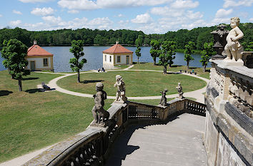 Blick auf Teich am Schloss Moritzburg