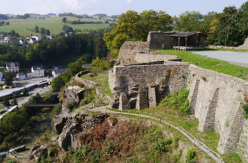 Aussicht und Burgmauern Schloss Wolkenstein