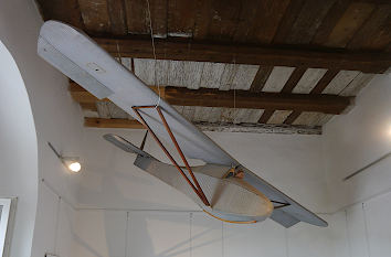 Für die Flucht erbaute Flugzeug auf Schloss Colditz