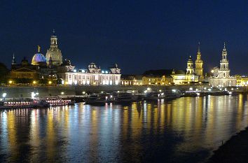 Elbpanorama Dresden bei Nacht