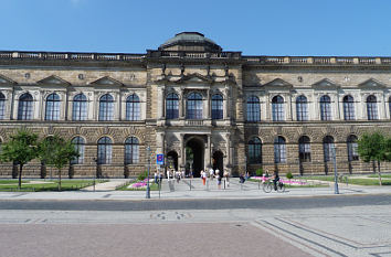 Zwinger Dresden am Theaterplatz