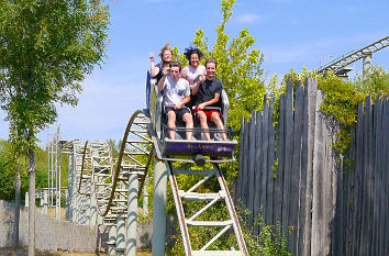 Achterbahn Drachenritt Freizeitpark Belantis