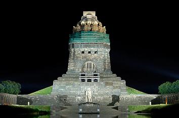 Völkerschlachtdenkmal bei Nacht