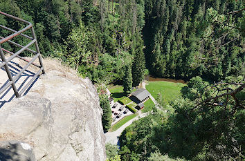 Blick vom Hockstein zum Gasthaus Polenztal