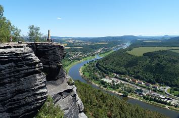 Lilienstein mit Blick zur Elbe