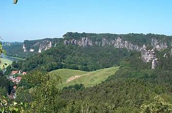 Felsenpanorama der Bastei oberhalb von Rathen