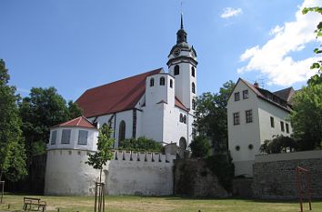 Stadtmauer und Marienkirche in Torgau