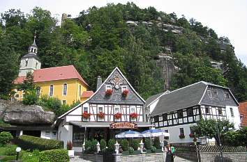 Oybin mit Hochzeitskirchlein und Berg Oybin