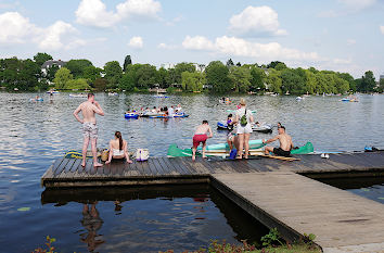 Badesteg an der Außenalster in Hamburg