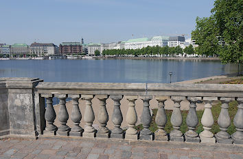 Jungfernstieg und Binnenalster in Hamburg