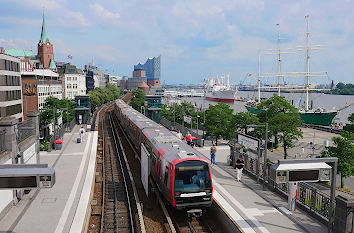 Hamburg Hochbahn Bahnhof Landungsbrücken