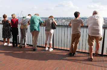 Aussicht von der Elbphilharmonie in Hamburg