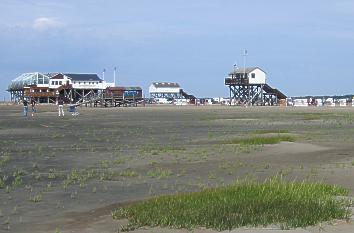 Pfahlbauten am Strand von Sankt Peter-Ording