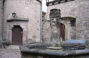 Brunnen im Schloss Bertholdsburg Schleusingen