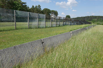 DDR-Grenzzaun am Point Alpha mit Fahrzeugsperre