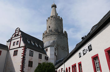 Bergfried im Innenhof der Osterburg