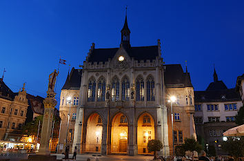 Erfurter Rathaus bei Nacht