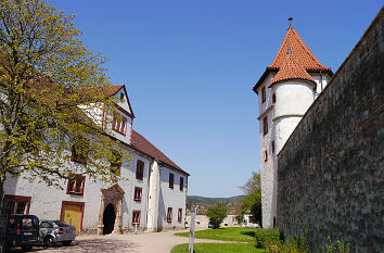 Turm hinter dem Schloss Wilhelmsburg
