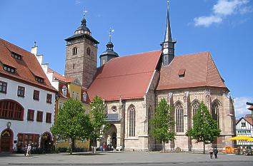 Altmarkt mit Stadtkirche St. Georg und Rathaus