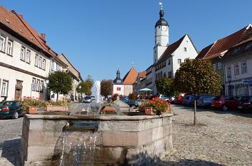 Marktplatz mit Rathaus in Weißensee