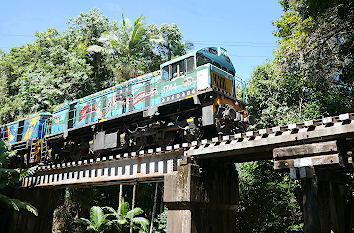 Zug der Scenic Railway bei Kuranda