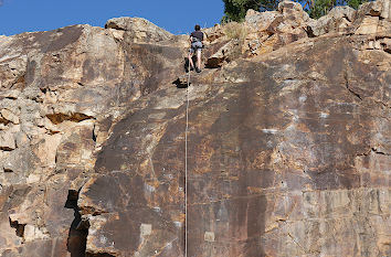 Klettersportler Kangaroo Point Cliffs in Brisbane