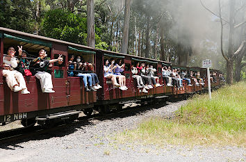 Puffing Billy am Stadtrand von Melbourne