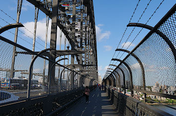 Auf der Hafenbrücke in Sydney