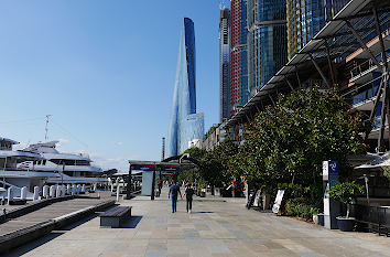 Promenade in Barangaroo mit dem Crown Sydney