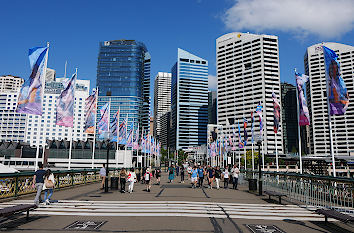 Auf der Pyrmont Bridge in Sydney