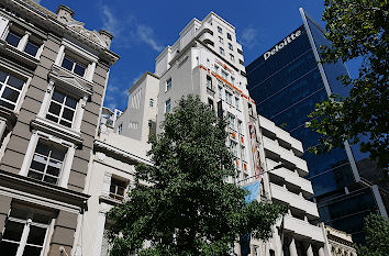 Queen Street in Auckland