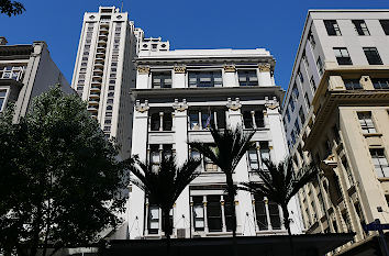 Queen Street in Auckland