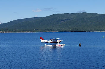 Wasserflugzeug auf dem Lake Te Anau