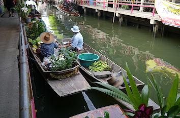 Khlong Lat Mayom Floating Market