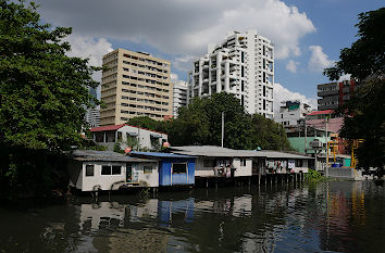 Benchakitti Park in Bangkok